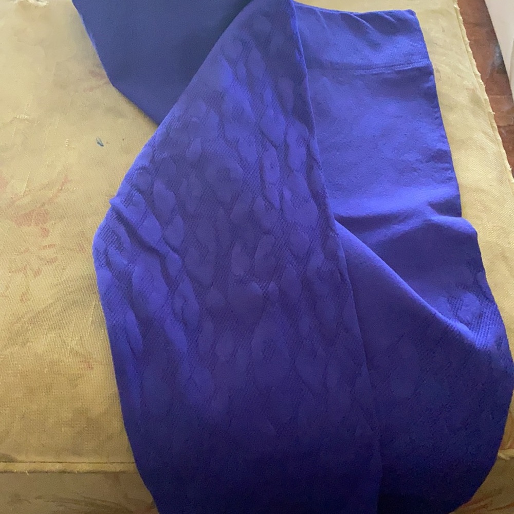 Fabletics leggings - Picture 2 of 3